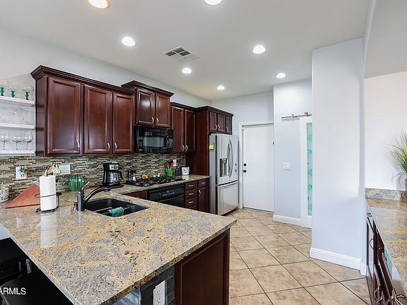 4th image of 2102 E SUNLAND Avenue