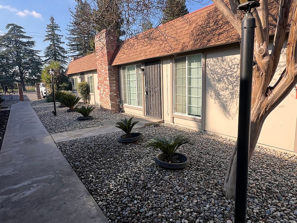 1st image of 5444 N Del Mar Ave APT 105