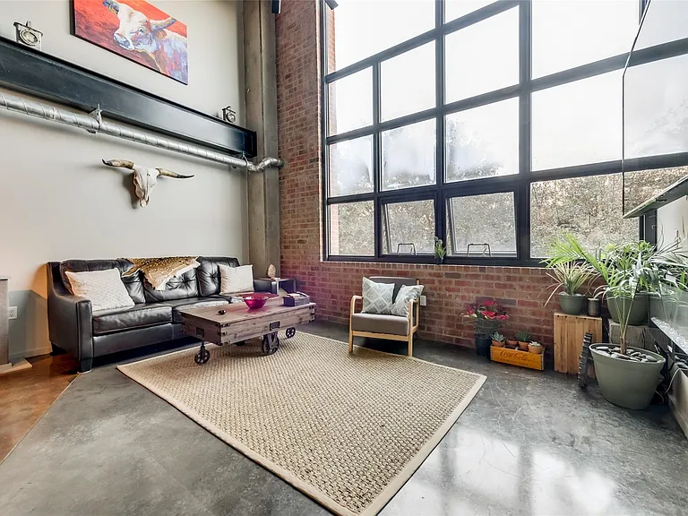 3110 Thomas Ave #309 — Photo 3