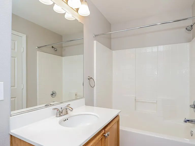 9522 Green Spruce St — Photo 15