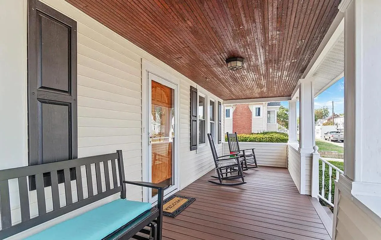 4 bed, 1.5 bath, 1900 sqft, $2,900 — Photo 3