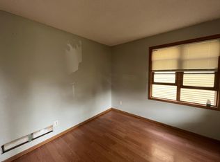 415 Charles Ave, Saint Paul, MN 55103