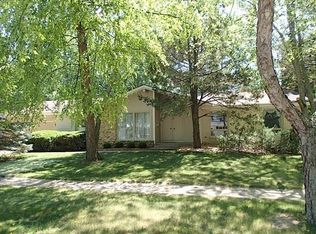 210 Ridge Dr, Dekalb, IL 60115