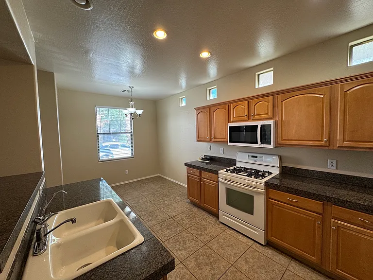 2731 S Cupertino Dr — Photo 9