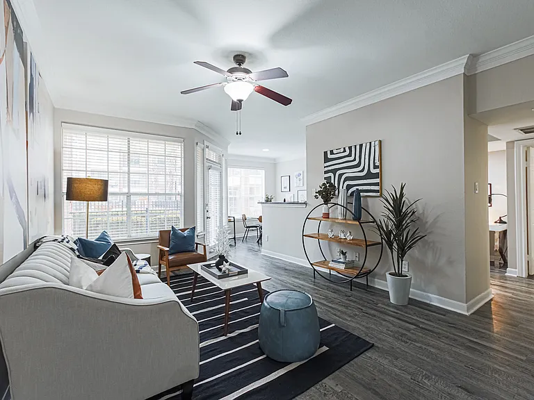 The Village at Bellaire Apartments — Photo 47
