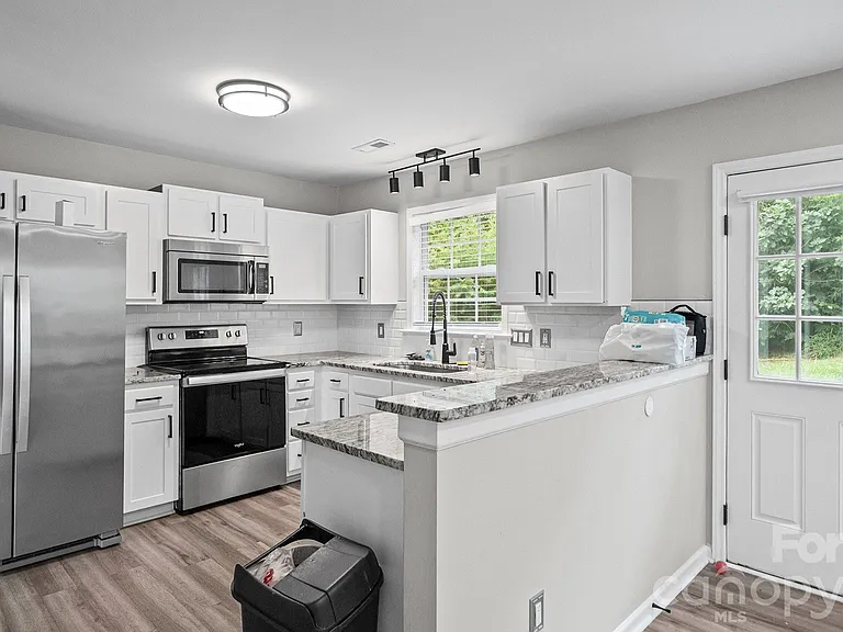 3320 Whitebridge Ln — Photo 14