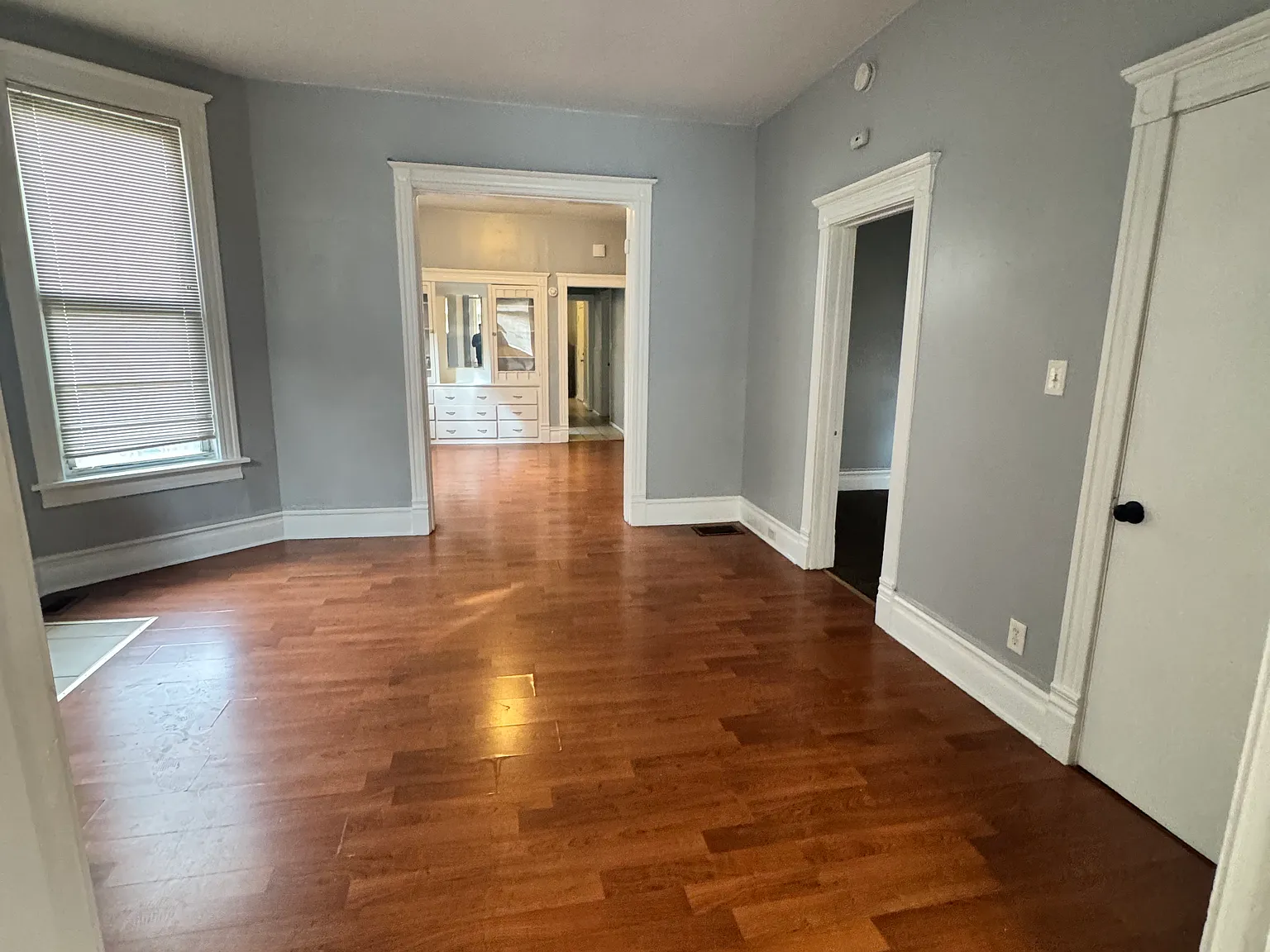 4 bed, $1,800 — Photo 2