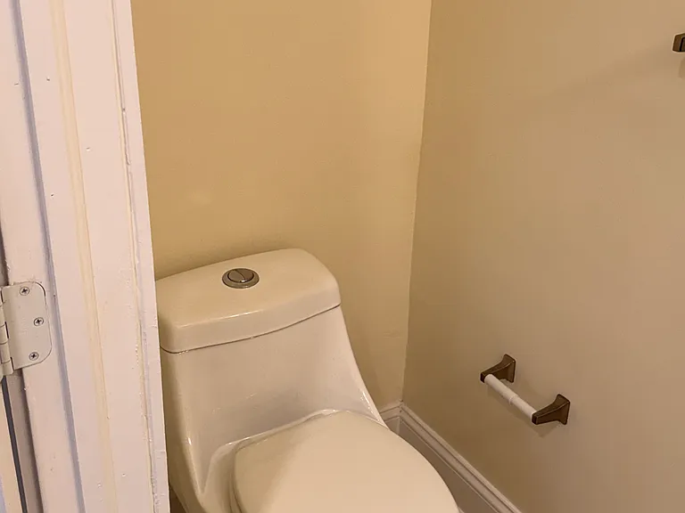 1112 Oates St NE #B — Photo 19