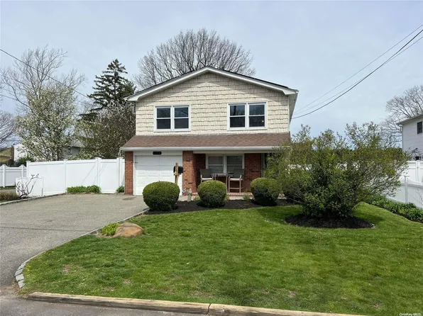 573 Windmill Avenue, West Babylon, NY 11704