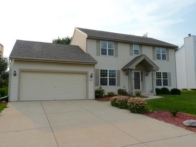 W143N9915 Ridgewood Ln, Germantown, WI, 53022