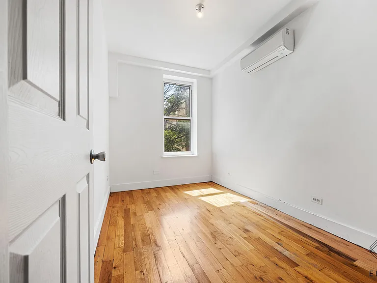 735 Rogers Ave #2L — Photo 10