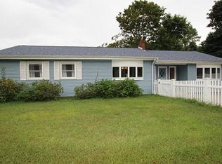 39 Woodland Rd, Wrentham, MA 02093