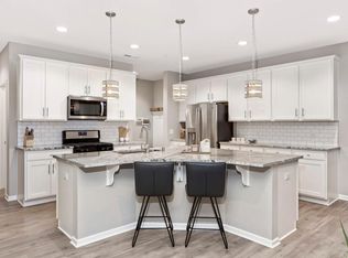 723 Maggie Way, Chanhassen, MN 55317