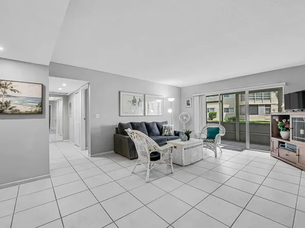 752 LORI Drive #217, Palm Springs, FL 33461