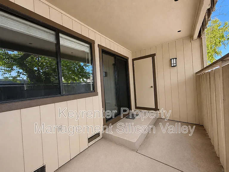 1418 Capurso Way — Photo 5