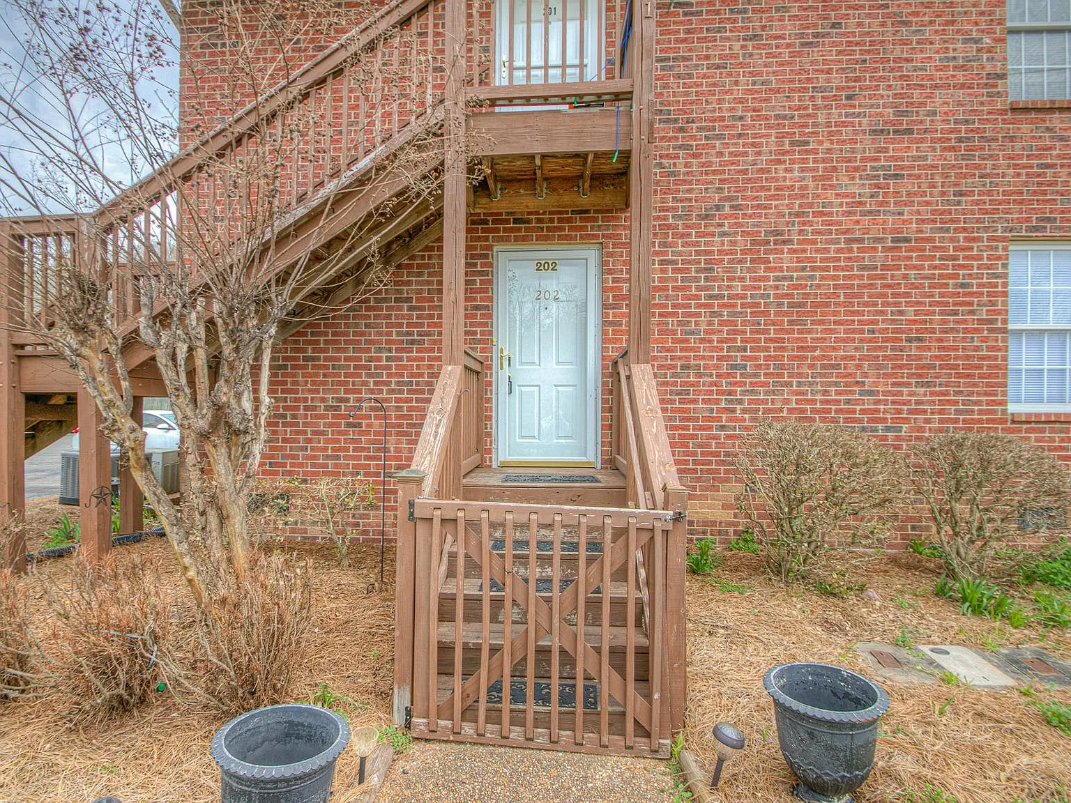 2 bed, 1073 sqft, $1,550 — Photo 1