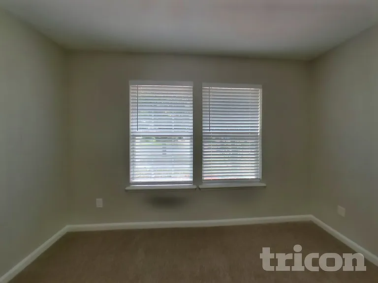 656 Sunny Stroll Dr — Photo 12