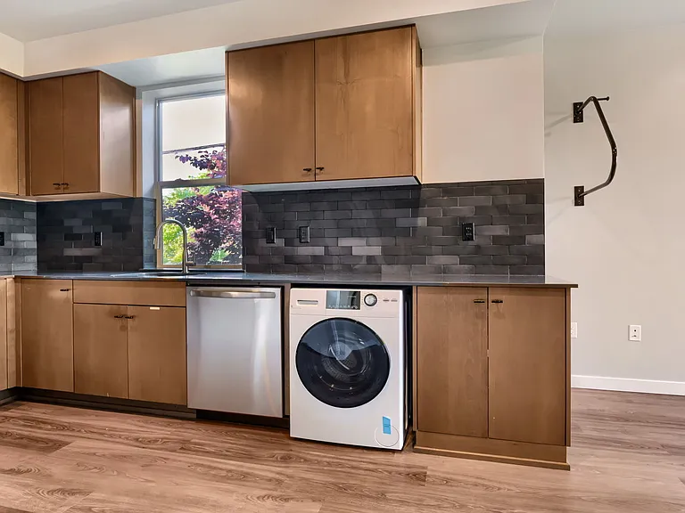 6310 N Maryland Ave #201 — Photo 5