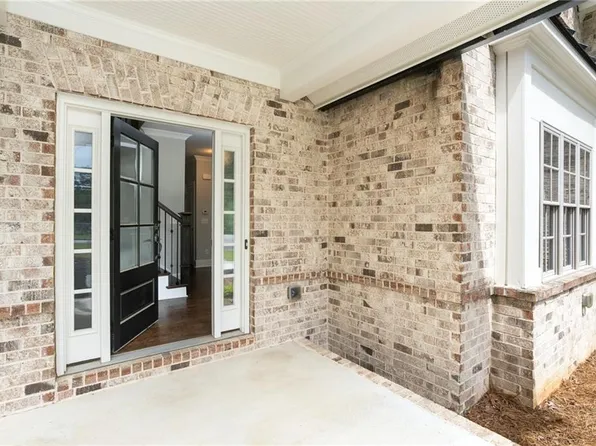 1300 Winfair Ln NE, Brookhaven, GA 30329