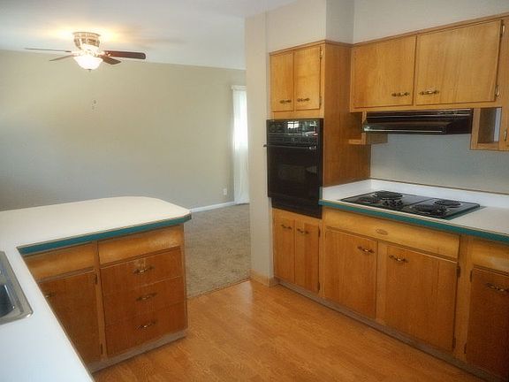 4th image of 2157 Beloit Dr