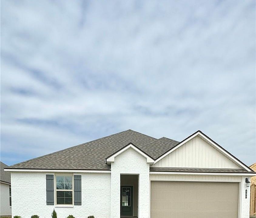 1st image of 260 Sawyer Dr