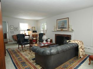 522 Green Bay Rd, Lake Bluff, IL 60044