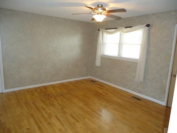 5th image of 1883 Ashley St
