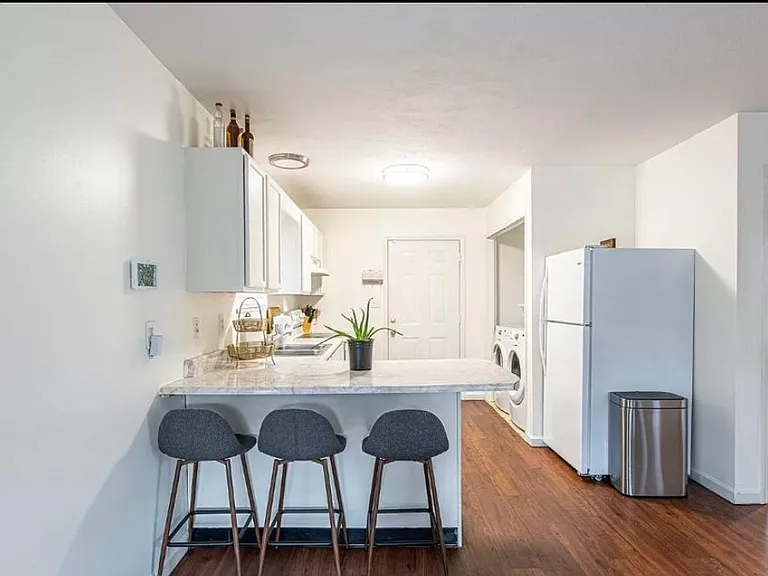 2809 Brooks Ave — Photo 6