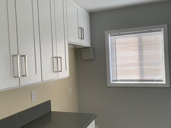 2nd image of 852 N Van Ness Ave