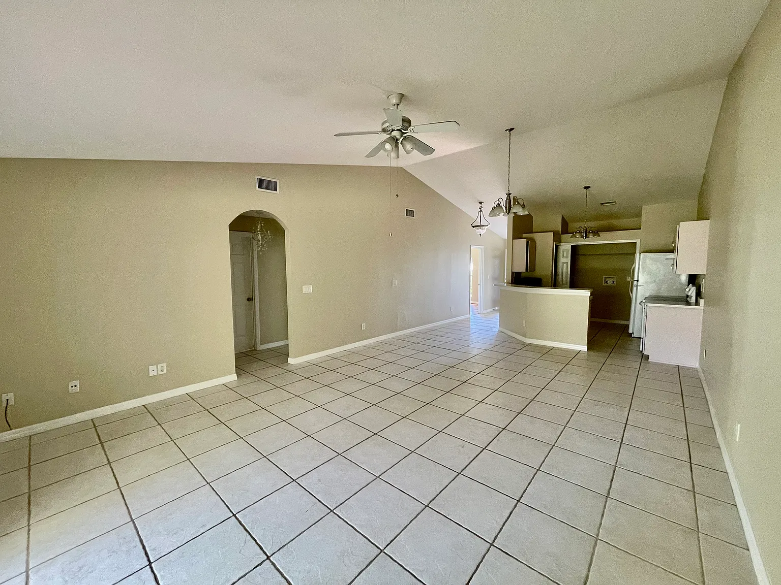 3 bed, 1275 sqft, $1,550 — Photo 3