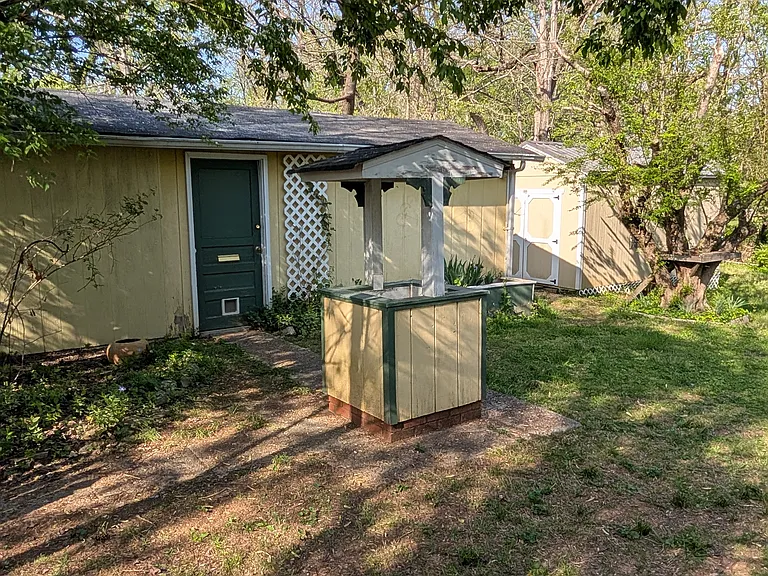 284 Clover Ave — Photo 24
