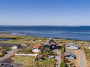 301 3 Crabs Rd, Sequim, WA 98382