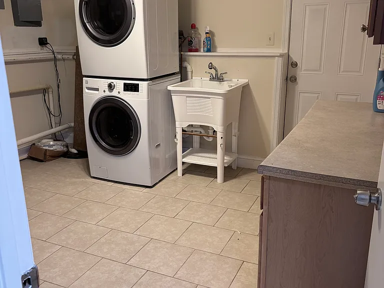 709 Elkhurst Pl — Photo 9