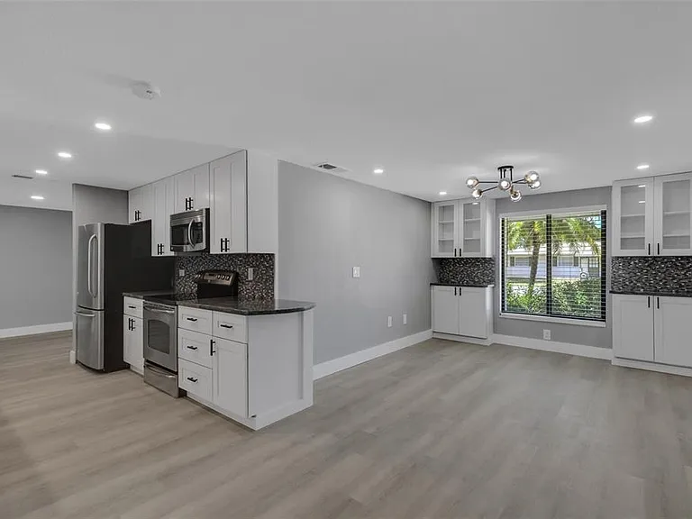 4645 Hunter Ridge Dr — Photo 28