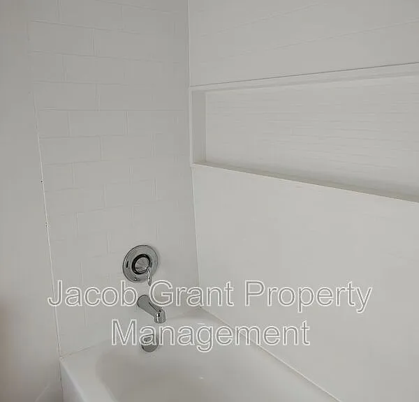 66 N Stout Ave #2 — Photo 6