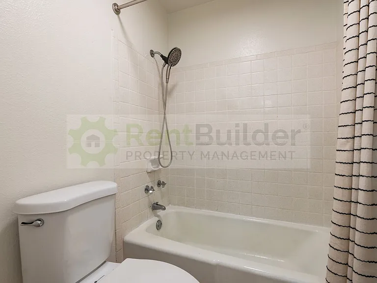 1601 Pennsylvania St NE #4 — Photo 10