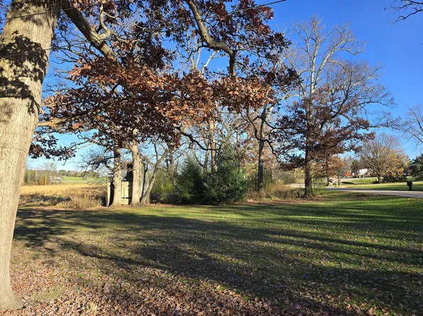 43W616 Old Midlothian Rd, Elburn, IL 60119