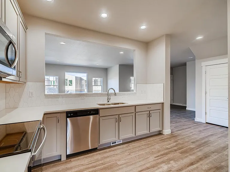 294 E Chestnut St #2 — Photo 14