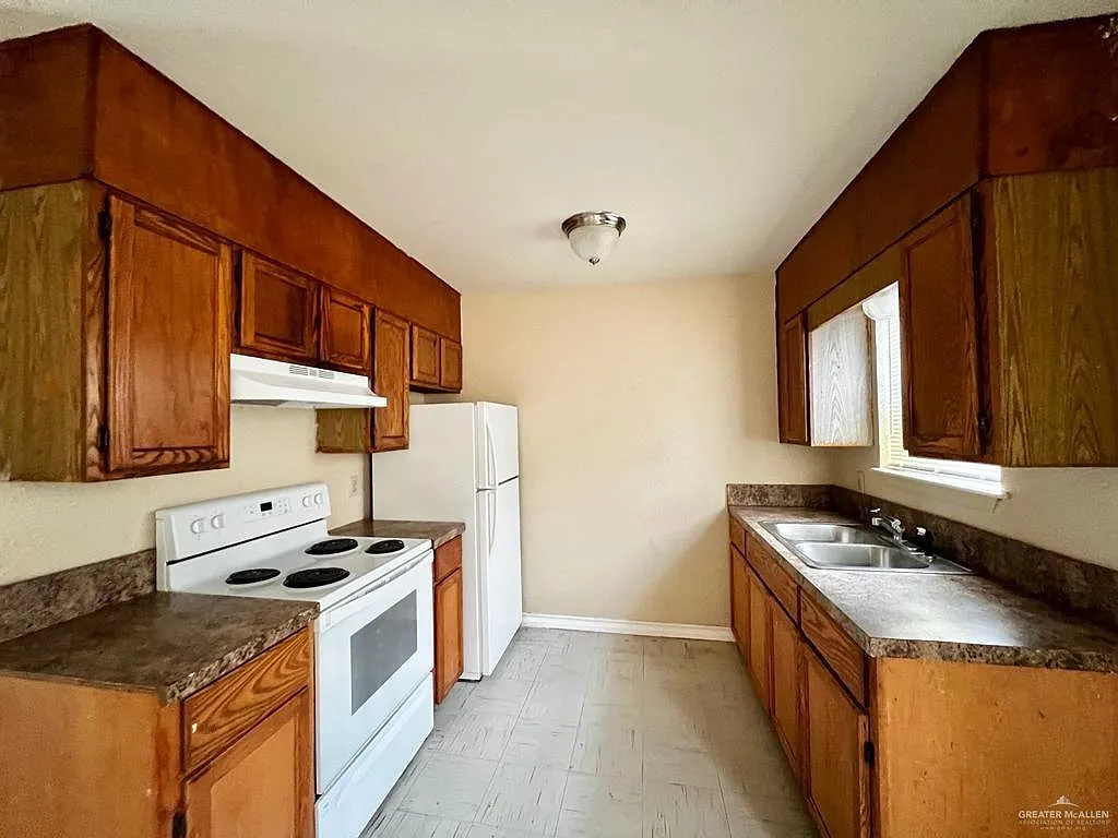 2 bed, 1.5 bath, 6272 sqft, $660 — Photo 3