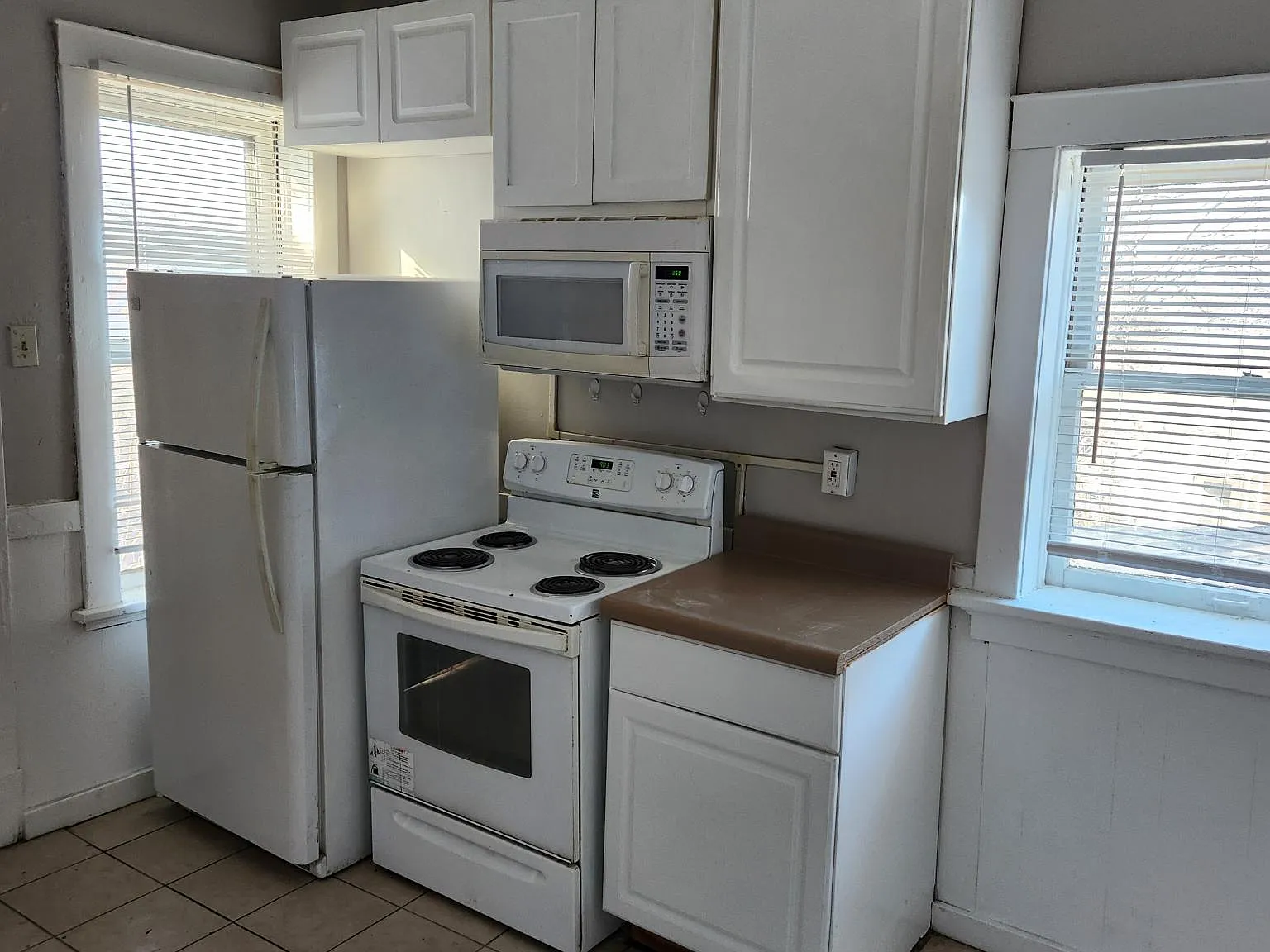 2 bed, 1800 sqft, $1,100 — Photo 1