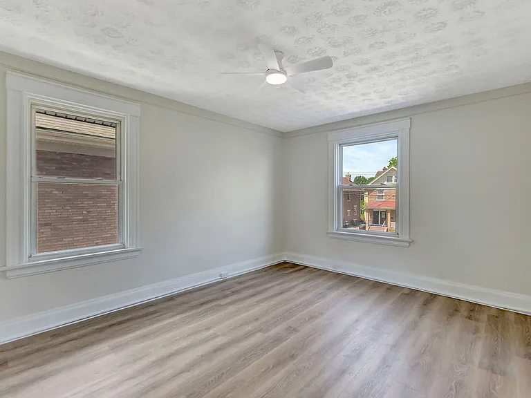 4304 33rd Ave #2 — Photo 31