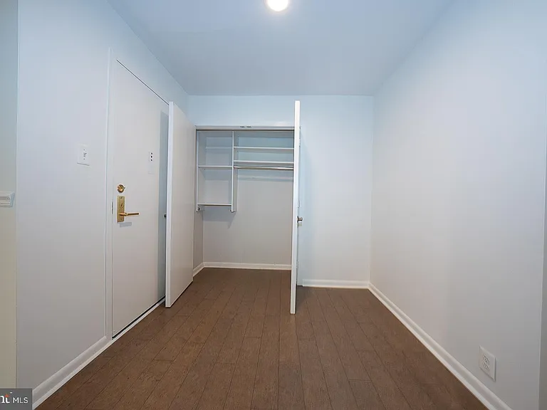 1640 Oakwood Dr #W-216 — Photo 5