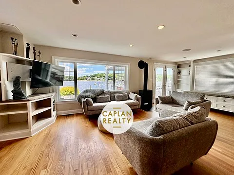 2 bed, 2.5 bath, 1516 sqft, $5,500 — Photo 2
