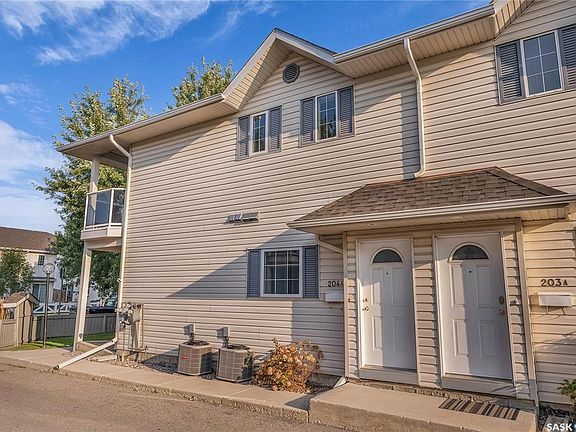 3rd image of 425 A Keevil Cres #204