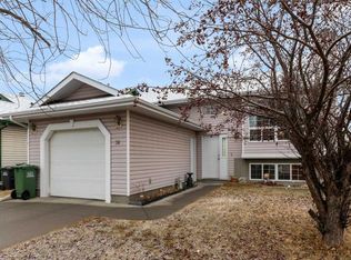 38 W McDougal Rd, Cochrane, AB T4C 1M4
