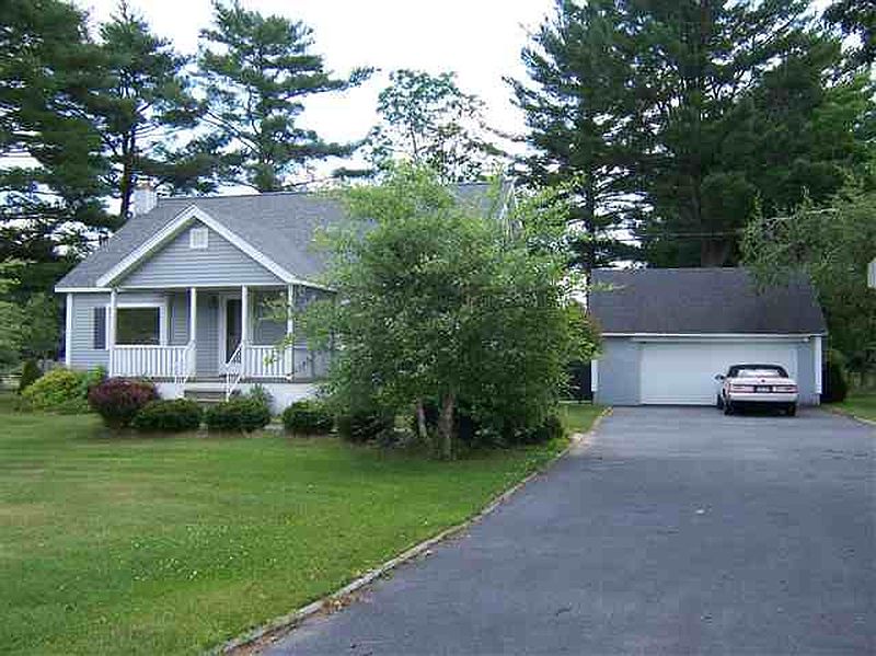 2nd image of 425 W CORINTH Road
