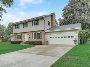 8420 Westbend Rd, Golden Valley, MN 55427