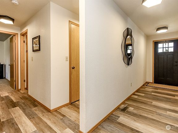 4th image of 2119 Agate Court SE