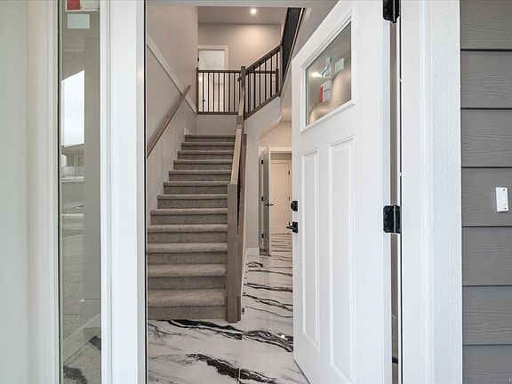4th image of 811 Stringer Way