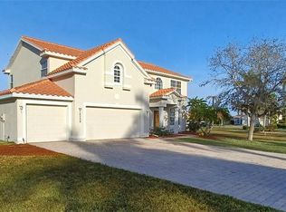 2193 Grove Dr, Naples, FL 34120